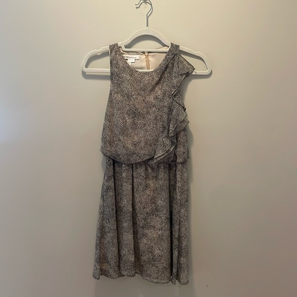 BCBGeneration Dresses & Skirts - Lightly used BCBGeneration size 4 sleeveless mini dress.